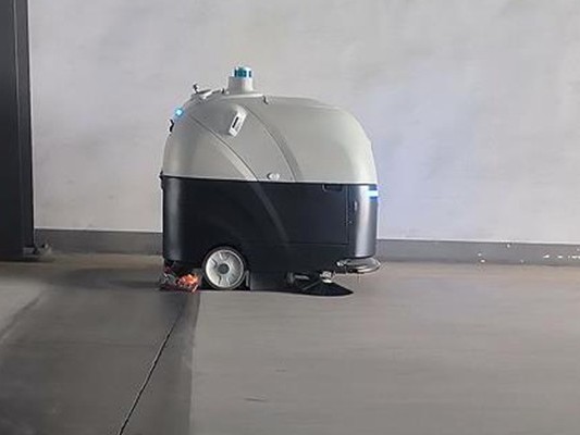 王楚欽孫穎莎晉級(jí)八強(qiáng)，坦力無(wú)人駕駛洗掃車清潔秀 “新招”！
